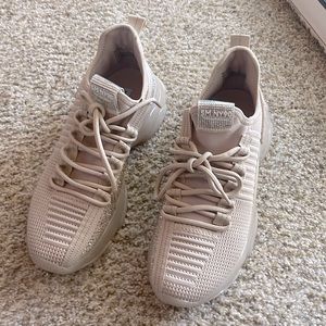 Steven Madden Maxima Sneakers.